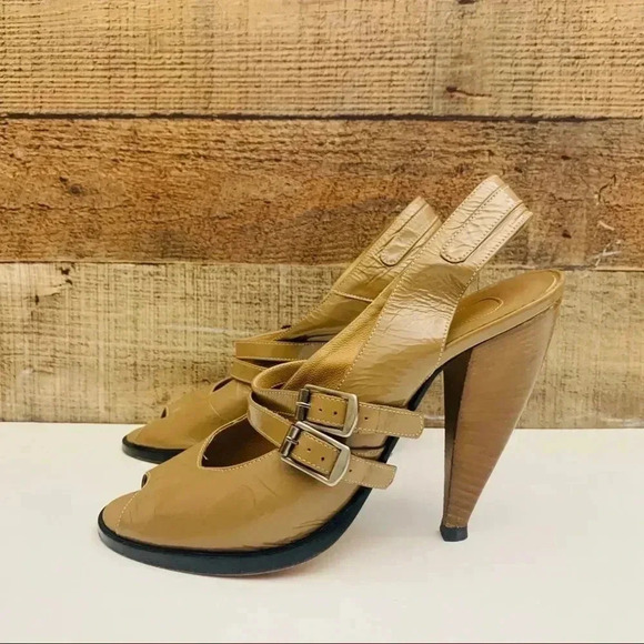 Chloe Slingback Horse Shoes Shaped Style Patent Leather Heels - Picture 1 of 5